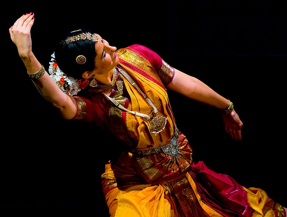 Asha Ponikiewska Ranjan, taniec Bharatanatyam (Nrtya Maalaa - Girlanda tańców)